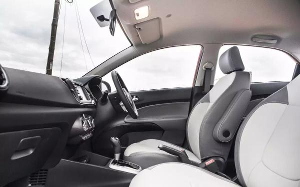 Этот знакомый «кореец» с надежным двигателем стоит, как Lada Vesta