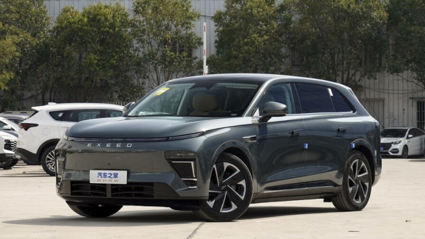 Exeed начнет продажи новой модели Star Era ET с 500-сильной силовой установкой