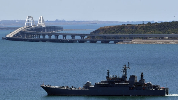 На Крымском мосту восстановили движение для автомобилей