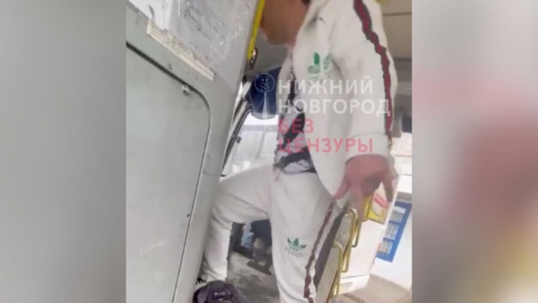 Нижегородец избил водителя автобуса, требуя отправиться прямо сейчас