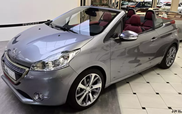 Peugeot показала невиданный доселе автомобиль