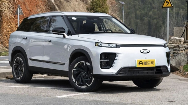 Chery начал продажи кроссовера Fengyun T6 с «парящей» крышей