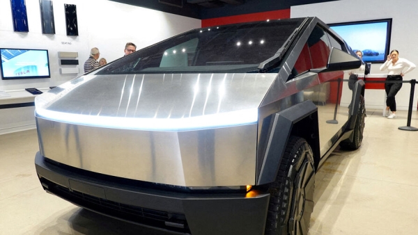 Tesla отзывает около 12 тысяч Cybertruck