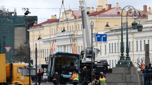 Прокуратура обвинила водителя упавшего в Мойку автобуса в неверной оценке ситуации