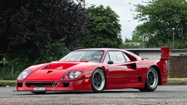 Уникальный итальянский спорткар Ferrari F40 пустят с молотка