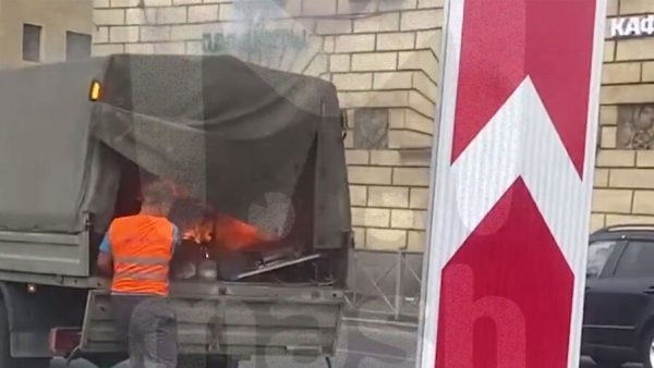 Водитель «Газели» чуть не сгорел из-за вспыхнувшего генератора и попал на видео