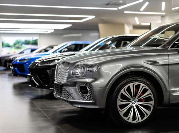 Bentley второй год подряд лидирует на рынке новых люксовых автомобилей в РФ