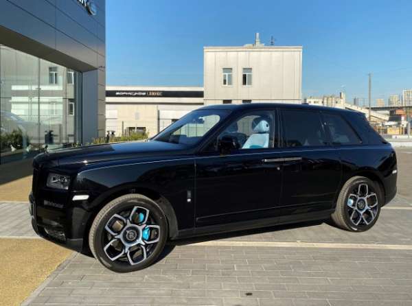 Rolls-Royce Cullinan в ноябре стал самым продаваемым новым люксовым автомобилем в РФ