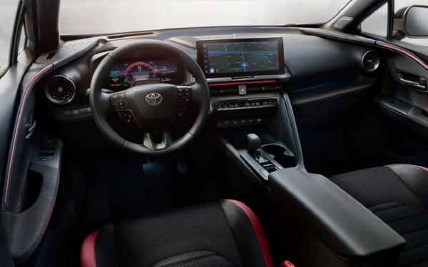 Toyota представила новую версию одного из самых популярных своих кроссоверов
