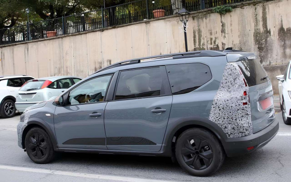 Dacia работает над обновлением модели Jogger