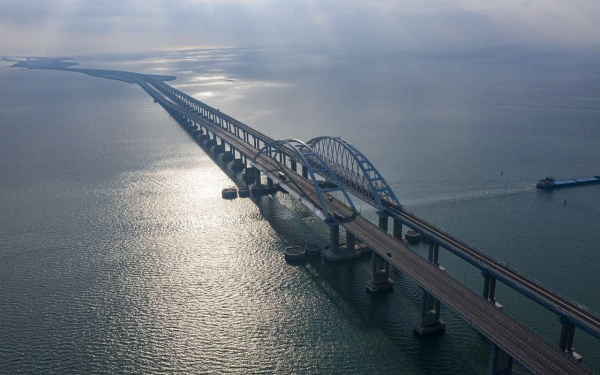 На Крымском мосту начнут вручную досматривать личные вещи и сумки