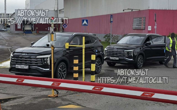 На заводе «Москвич» сфотографировали новый флагманский кроссовер