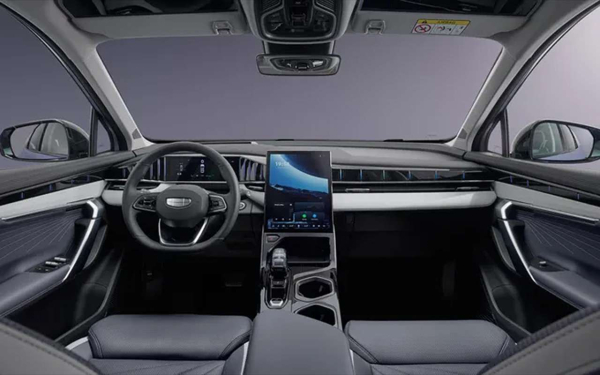 Популярный кроссовер Geely приятно подешевел: называем цены